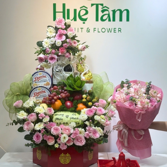 Mâm Lễ Dạm Ngõ Phúc Hỷ Viên Mãn – Hoa Tươi Kết Hợp Quà Lễ Sang Trọng 