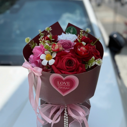 Bó hoa sáp Love Crimson 