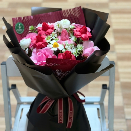 Bó hoa sáp đỏ hồng sang trọng 