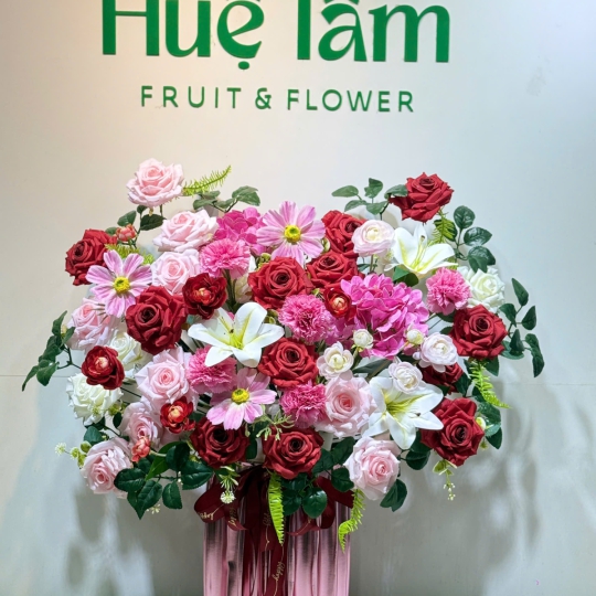 Giỏ Hoa Sáp Hồng Đỏ Sang Trọng – Gửi Trọn Yêu Thương 