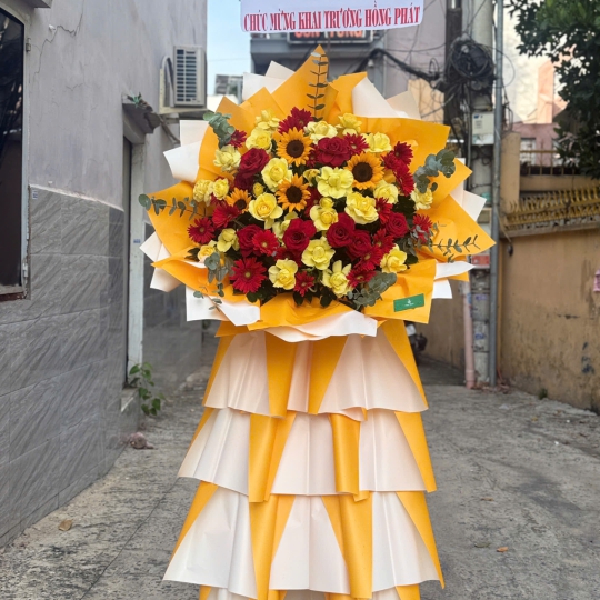 Kệ Hoa Khai Trương Đại Phát Sắc Vàng Rực Rỡ 