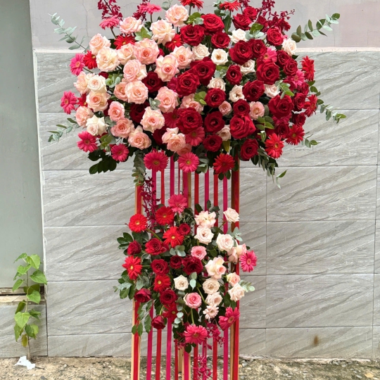 Kệ Hoa Khai Trương Hồng Phát – Song Sắc Hồng Đỏ Thịnh Vượng  