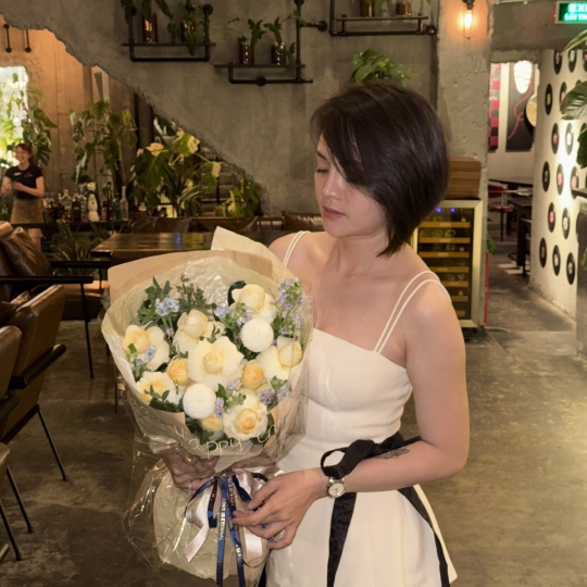 Bó Hoa Hồng Kem Dịu Ngọt – Nét Đẹp Thanh Lịch & Tinh Khôi  