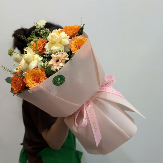 Bó Hoa Hồng Cam Nắng Ấm – Rực Rỡ & Tươi Vui 