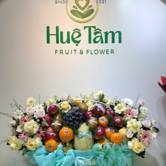 Giỏ Trái Cây Hoa Tươi Cát Tường – Sắc Ngọc Lam Phú Quý  