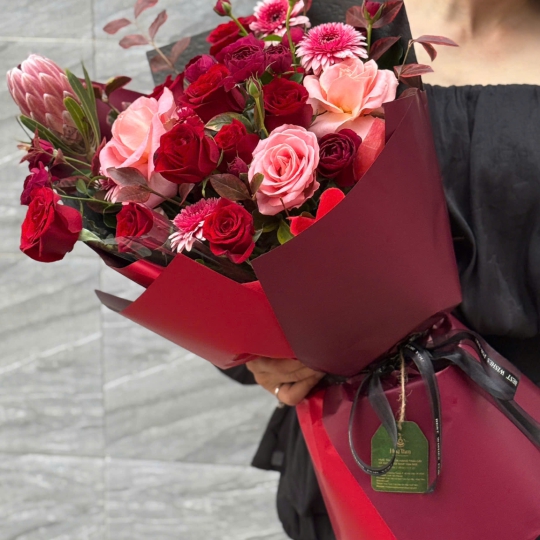 Bó Hoa Hồng Dạ Yến Tửu – Vẻ Đẹp Nồng Nàn  