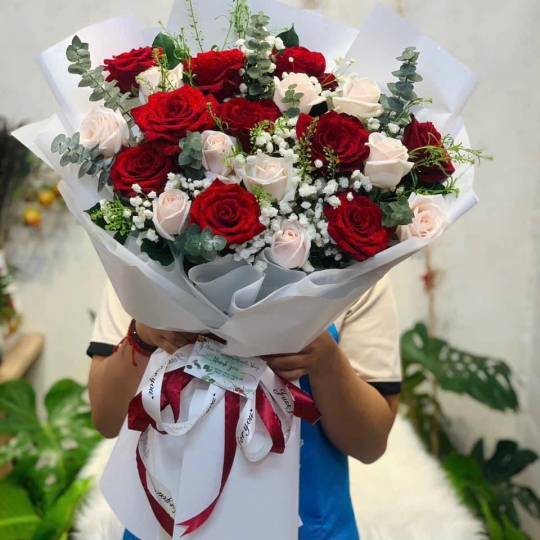 Hoa Hồng Bó clasic tone hồng trắng đỏ xinh 
