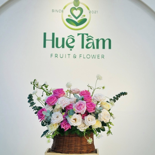 Giỏ Hoa Tone Hồng xinh xắn 