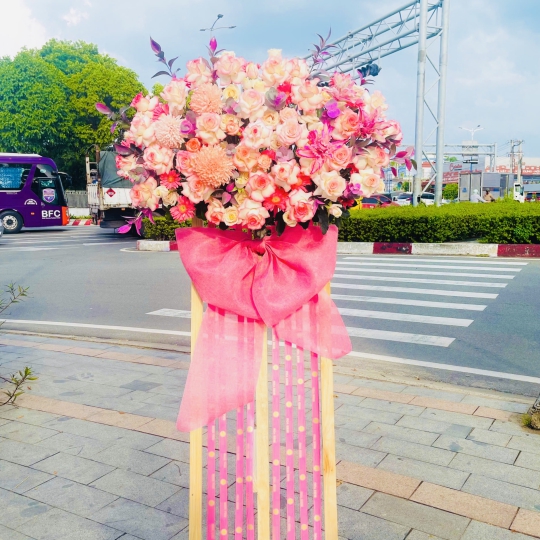 Kệ Hoa Hồng Vạn Sự Như Ý 
