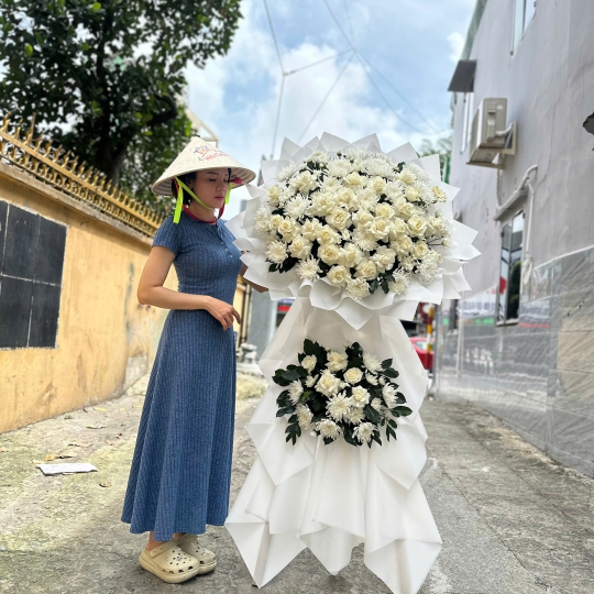 Kệ Hoa Tưởng Niệm An Bình  