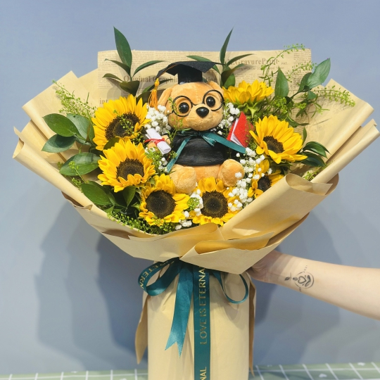 “Bó Hoa Hướng Dương Chúc Mừng Tốt Nghiệp” 🌻🎓 