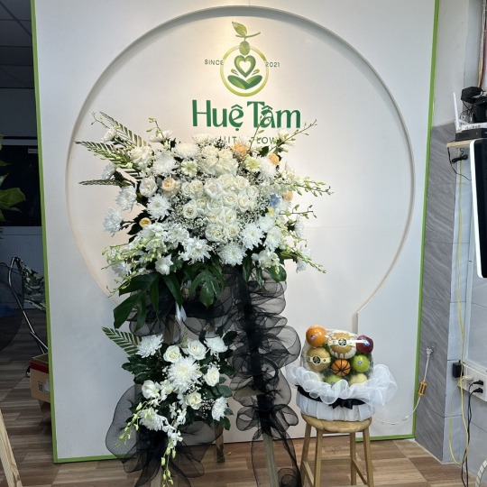 “Kệ Hoa Viếng Niềm yêu  Thương Vô Tận 🕊️” 