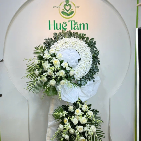 Vòng Hoa Kính Tiếc Vô Ngần 