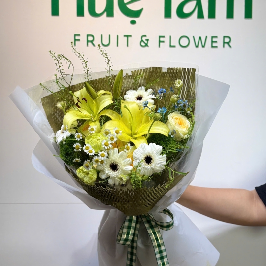 💛 Bó Hoa Lily Vàng – Nắng Mai An Nhiên 