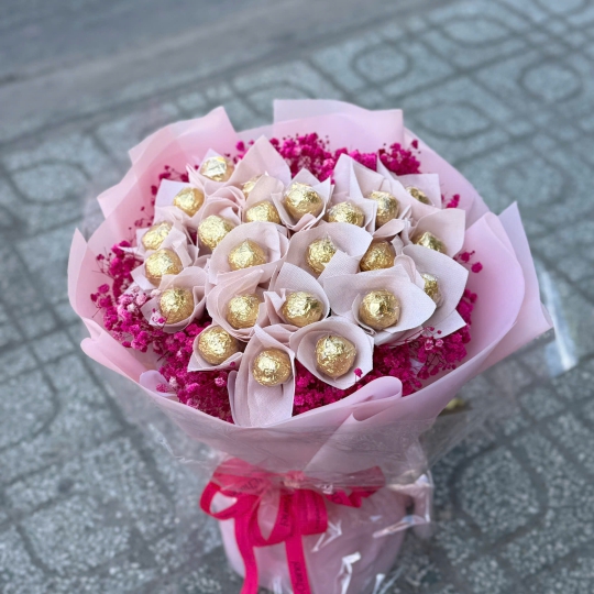 🎀 Bó Hoa Socola Ferrero – Hồng Phấn Lời Yêu 
