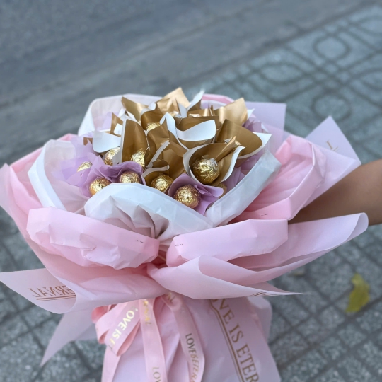 🌸 Bó Hoa Socola  – Mộng Hồng Tròn Vị 