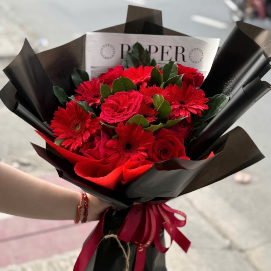 🌹 Bó Hoa Đỏ – Nồng Nàn Say Đắm 