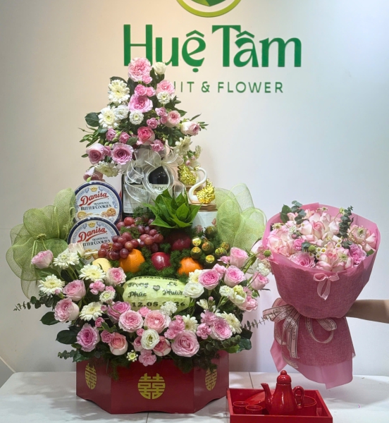 Mâm Lễ Dạm Ngõ Phúc Hỷ Viên Mãn – Hoa Tươi Kết Hợp Quà Lễ Sang Trọng
