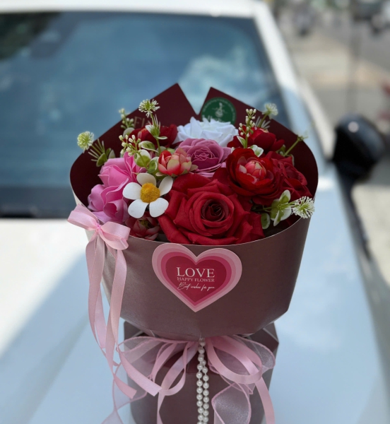 Bó hoa sáp Love Crimson