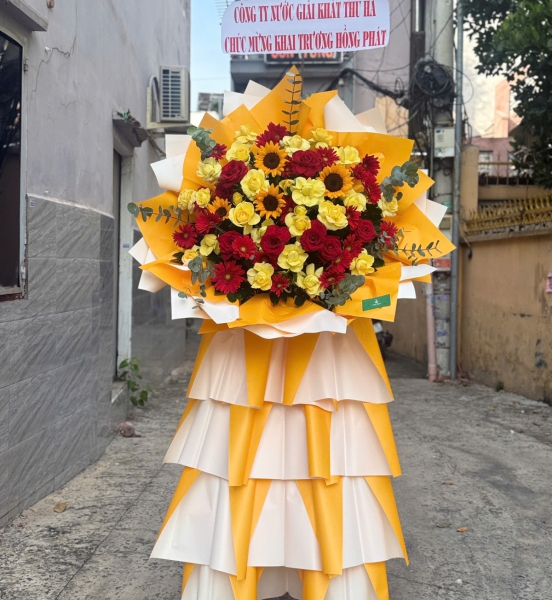 Kệ Hoa Khai Trương Đại Phát Sắc Vàng Rực Rỡ