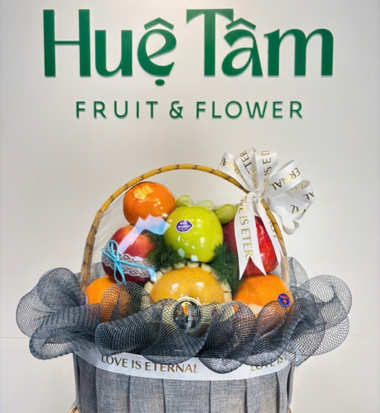“Giỏ Trái Cây Tươi Ngọt Yêu Thương” 🍎🍊🍇
