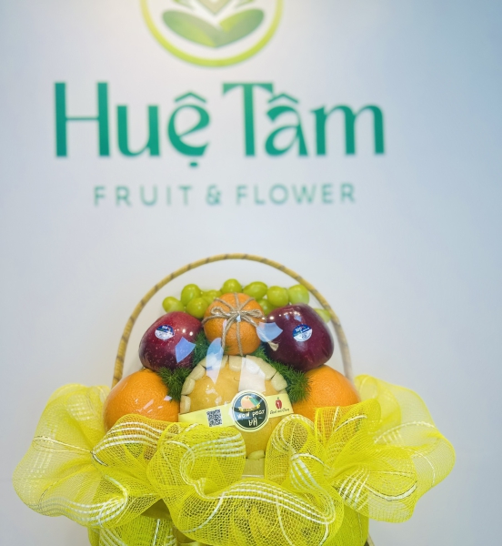 “Giỏ Quà Trái Cây Vàng Phú Quý” 🍊✨