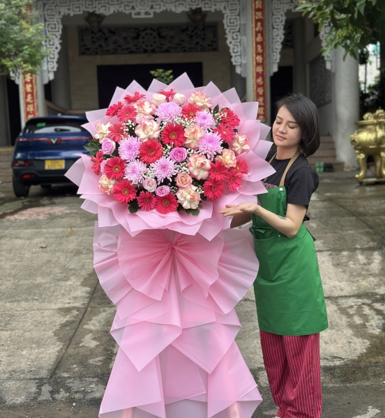 Kệ Hoa Chúc Mừng Hồng Tươi Thịnh Vượng