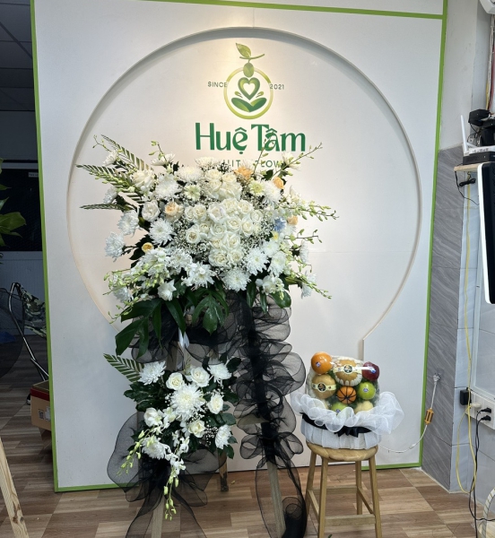 “Kệ Hoa Viếng Niềm yêu  Thương Vô Tận 🕊️”