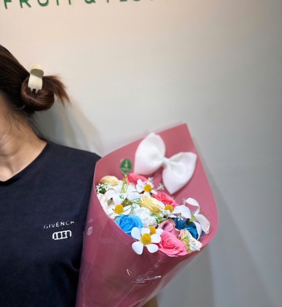 💐 Bó Hoa Sáp Xanh Trắng – Ngọc Lam Bình Yên