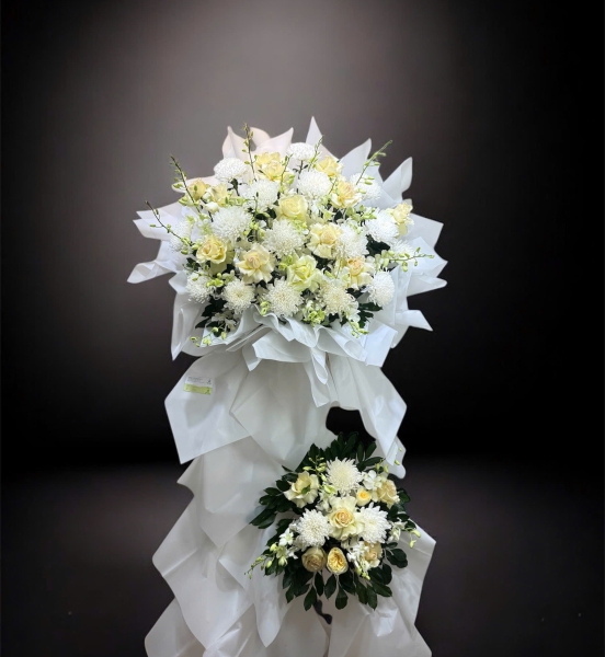 🕊️ Kệ Hoa Chia Buồn – Trắng Tĩnh Yên