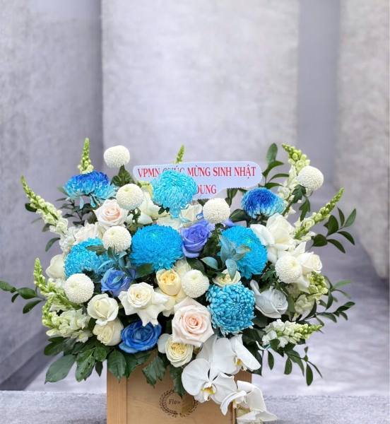💎 Giỏ Hoa Blue Pearl – Ngọc Xanh Thanh Nhã