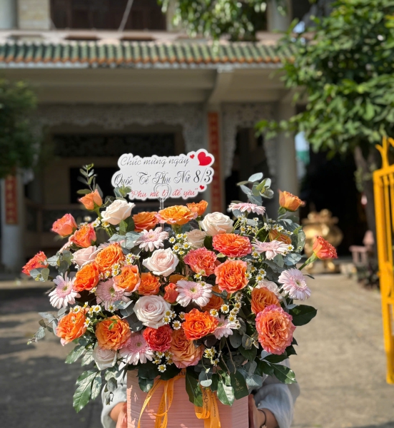 🌸 Giỏ Hoa Sweet Sunrise – Bình Minh Dịu Dàng