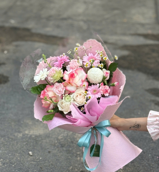 🎀 Bó Hoa Pink Whisper – Lời Thì Thầm Dịu Dàng