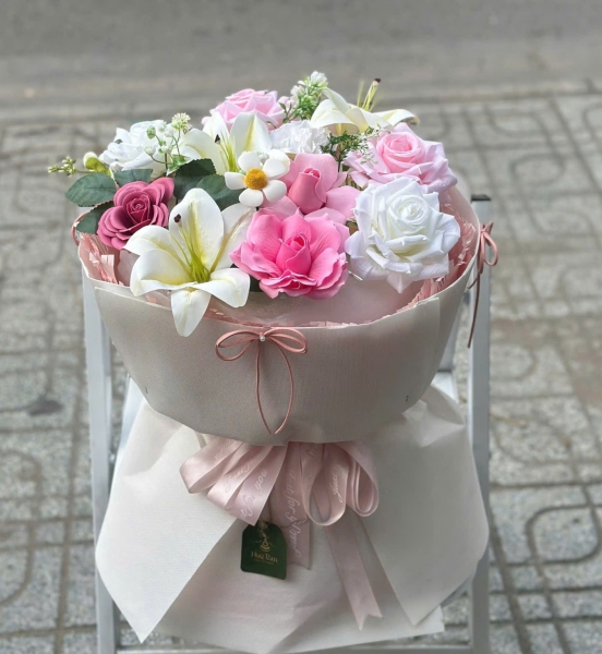 Bó Hoa Sáp Hồng Lãng Mạn – Lưu Giữ Yêu Thương